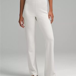 Lululemon Bone Ribbed Softstreme Flared Pant
Regular
